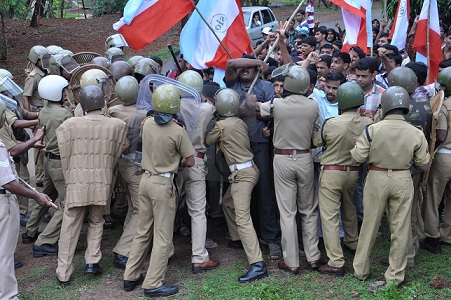 SIO Marching Ahead : lathicharge cant stop the Revolution