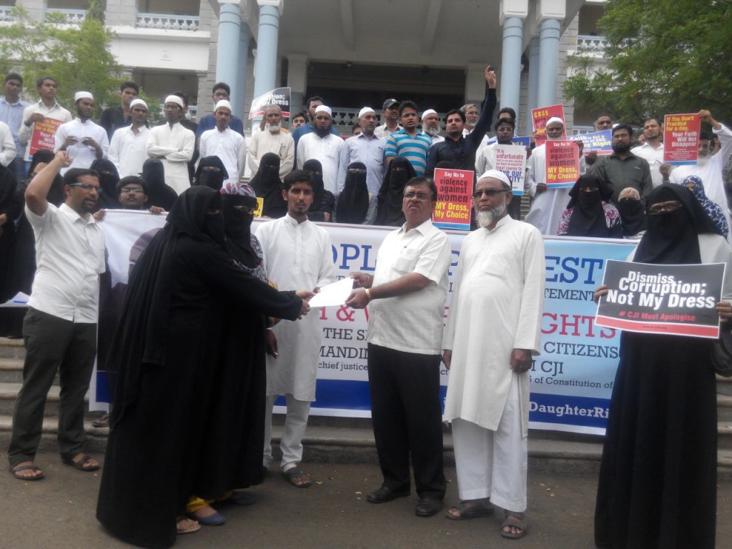 SIO Karnataka organized protest against CJI’s Statement demanding apology from CJI 
