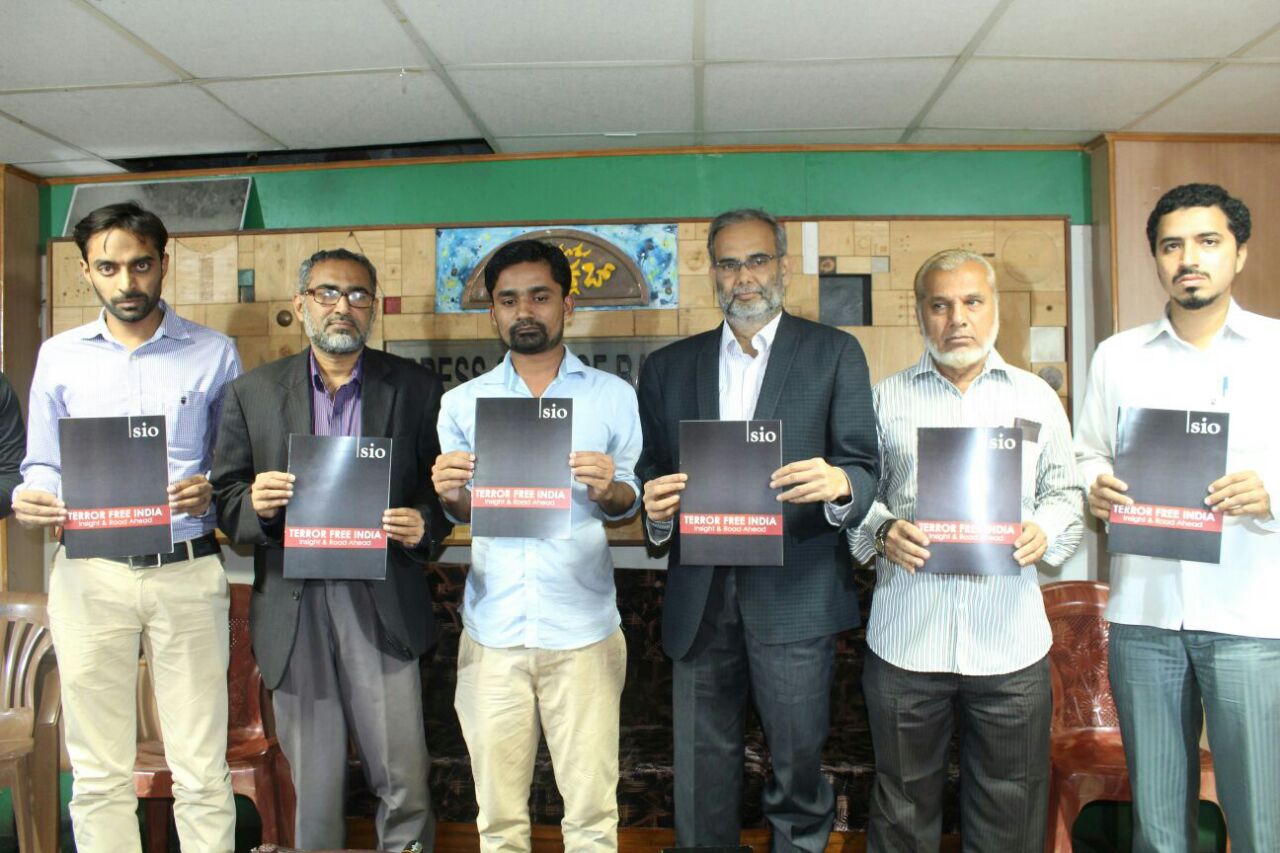 Book on “TERROR FREE INDIA – INSIGHT & ROAD AHEAD” Released by SIO Karnataka