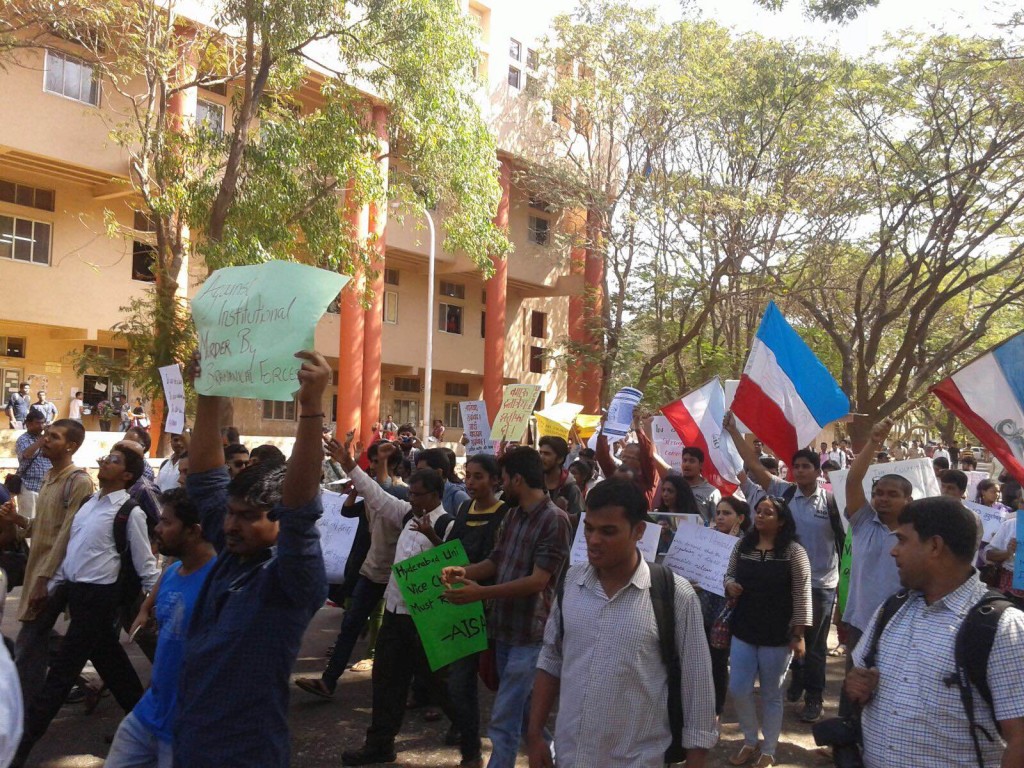 SIO Join Protest over Dalit Scholar Suicide in Mumbai turns ugly as Students Group Clash